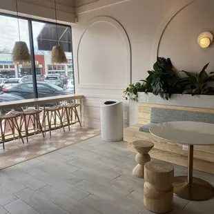 a view of the outside of a restaurant