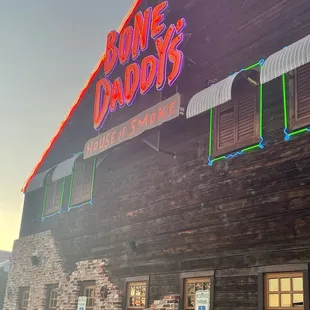 the outside of a restaurant