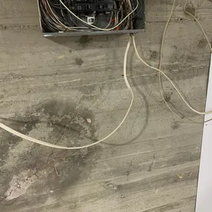 This is the crack left uncovered by Bone Dry after charging me$7000