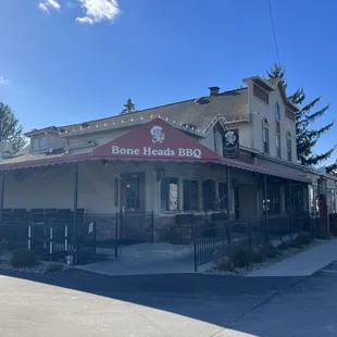 ows the outside of the building