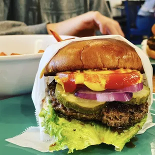 Bones&apos; Burger (1/4 lb.)
