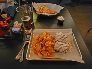 White Rose Bar and Grill