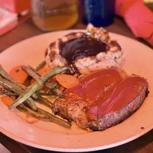 Meatloaf, green beans, mashed potatoes and gravy