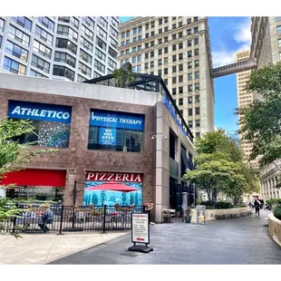 BONGIORNO&apos;S ! Great Hiding Italian Gem In The River Plaza between Tramp Tower and Wrigley Building.  Dine In Patio!Nice Quite Place!