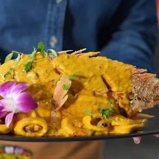 Pargo frito en salsa de ají amarillo