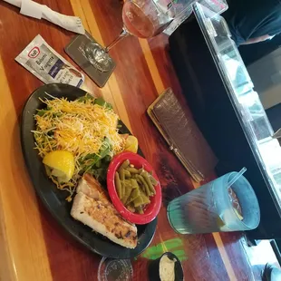 #HollLotta travz got it is spicy but really good me #MahiMahi and Wine