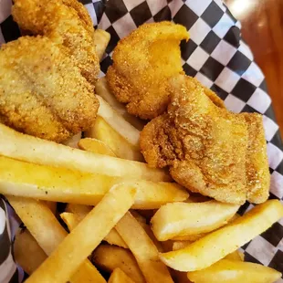 chicken wings and fried chicken, fried chicken wings, chicken wings, poultry, food, bbq wings, bbq chicken, fried chicken, chicken