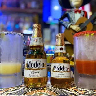 Happy hour monday-friday 2-5pm !