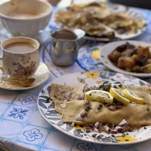 La Saumon Classic smoked salmon crêpe and coffee.