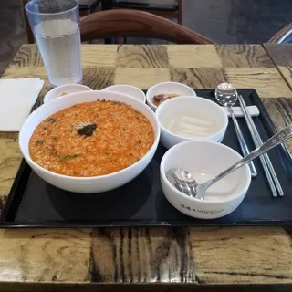 Spicy Seafood and Vegetable Porridge