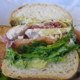 Prosciutto con Pollo Sandwich