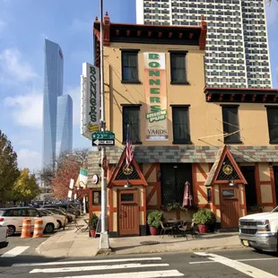 Bonner&apos;s Pub