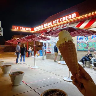 Double scoop vanilla in a waffle cones