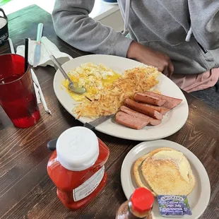 Kielbasa breakfast with English muffin