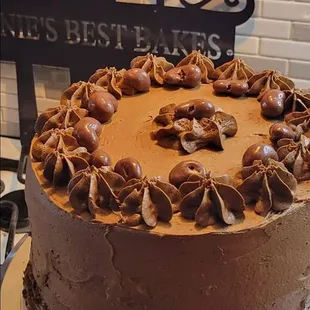 Yellow Cake with Chocolate Buttercream