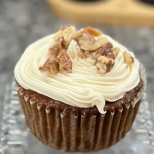 My God!!! Please get their cupcakes MOIST AF and beyond amazing!!! Simple yes but some of the best i've had!!