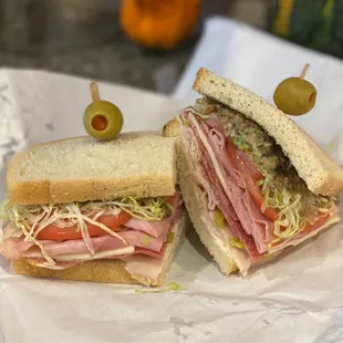 God isn't she SEXY AS HELL????