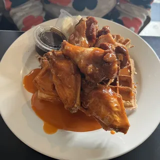 Chicken WIngs & Waffle