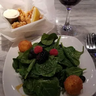 Baby Spinach & Fried Goat Cheese