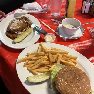 Darn Good Chili Size Burger (left) and Mushroom Burger (right)