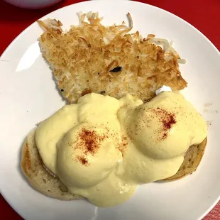 Eggs Benedict and hash browns