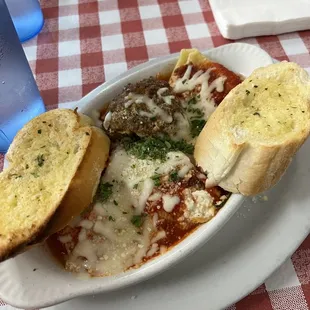 Stuffed Shells Florentine with meatball