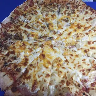 1/2 Bonzai Pipeline &amp; Sausage Mushroom Pizza! Service was a little slow but food was great!