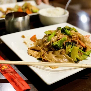 Pad See Ewe Chicken!
