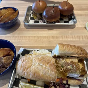 Sampler slider and catfish po&apos;boy