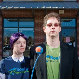 Boofy's Best for Pets is a natural pet food and supplies store, locally owned and operated by Jeff Smith and Lisa McKitrick.