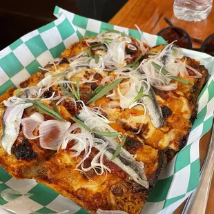 Anchovy &amp; pineapple pizza