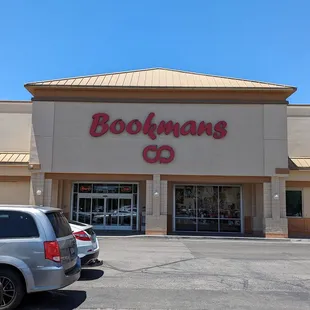 New Bookman's location in Tucson at Stone and River.