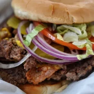 ows a burger in a basket