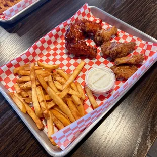 chicken wings and fried chicken, food