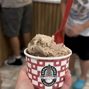 Split scoop of vegan oatmeal cookie and chocolate