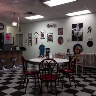 Inside Boomarang Diner
