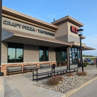 the outside of the restaurant