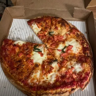 Margherita Pizza 12&quot;. They call that basil????