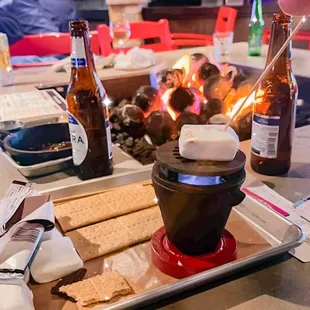 Table side S'mores