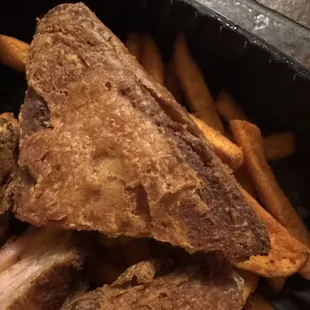 Does this burnt crap look like a monte cristo?   Whoever sent this out tonight is a shitty cook