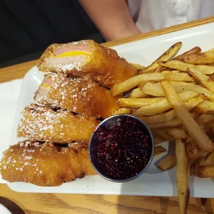 Only decent thing was the Monte Cristo not even the fries were good