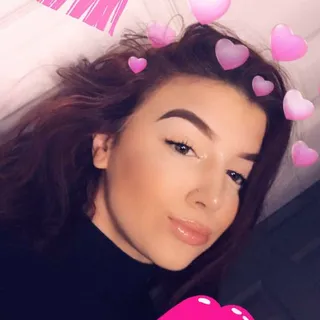 Chloe K.