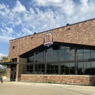 Boomer Jacks in front of the mall