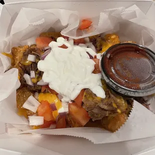 Half order pulled pork totchos