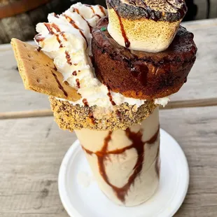 Mega S&apos;more Us