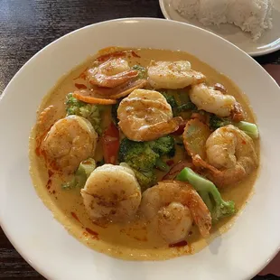 Panang Curry Shrimp with Ginormous Shrimp