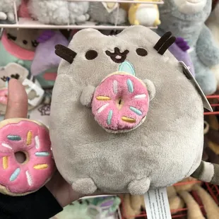 plusheen w donut! so cute!