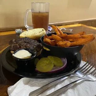 Hamburger with sweet potato fries