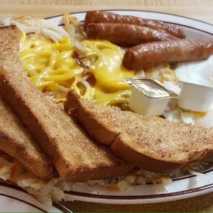 a plate of breakfast food