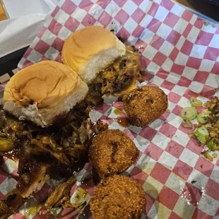 Pulled pork sliders
